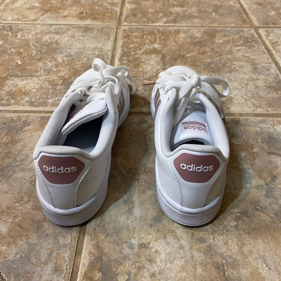 Adidsas street sneakers - Picture 2 of 4